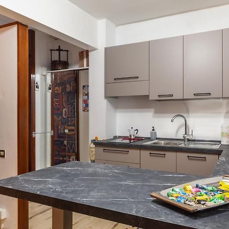 マリーナ・ディ・カッラーラLa Casina Al Mare Vista Pinetaアパートメント エクステリア 写真