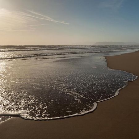 マリーナ・ディ・カッラーラLa Casina Al Mare Vista Pinetaアパートメント エクステリア 写真